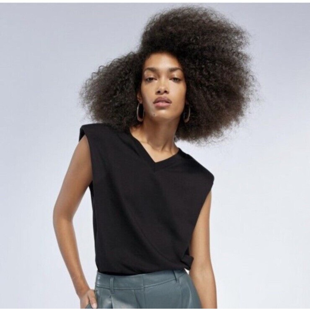 Aritzia Babaton Shoulder Pad V Neck Tank Sz XS